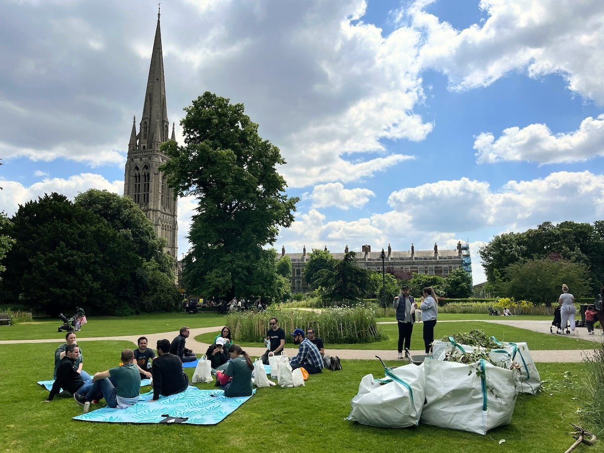 PagerDuty volunteers in London with The Conservation Volunteers
